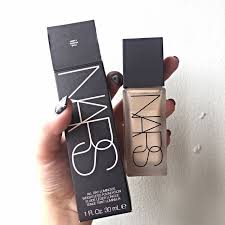 NARS WEIGHTLESS FOUNTION