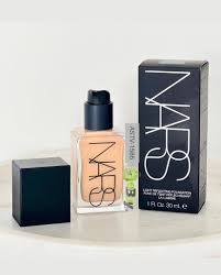 NARS WEIGHTLESS FOUNTION